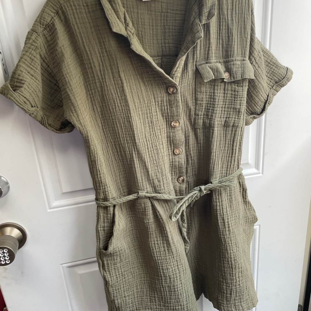 beachlunchlounge 100% cotton Gauze, olive green romper L/XL